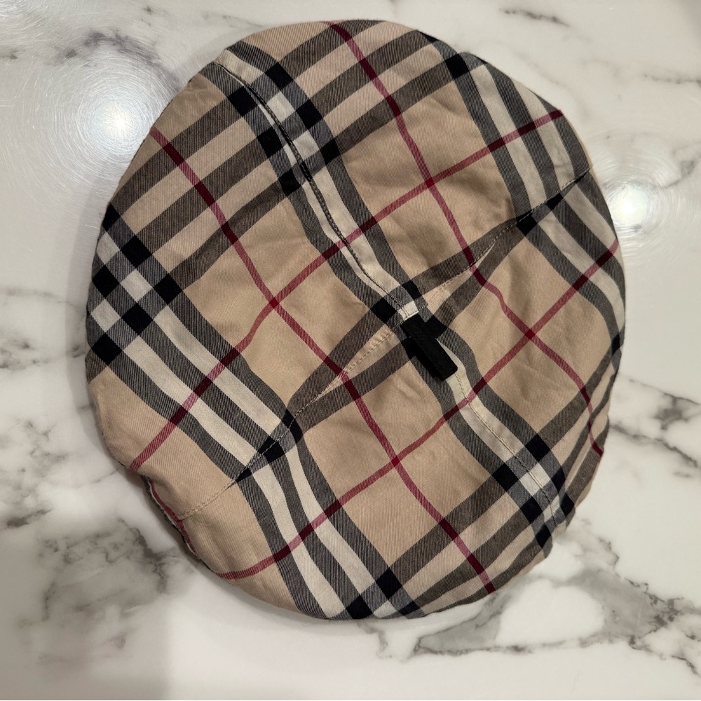 Burberry Checkered Beret in Beige and Black